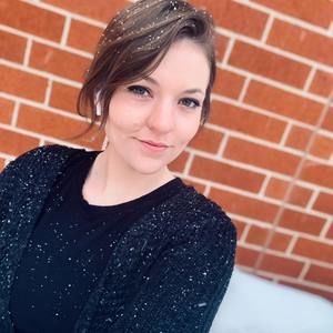 Meet your Posher, Alexis